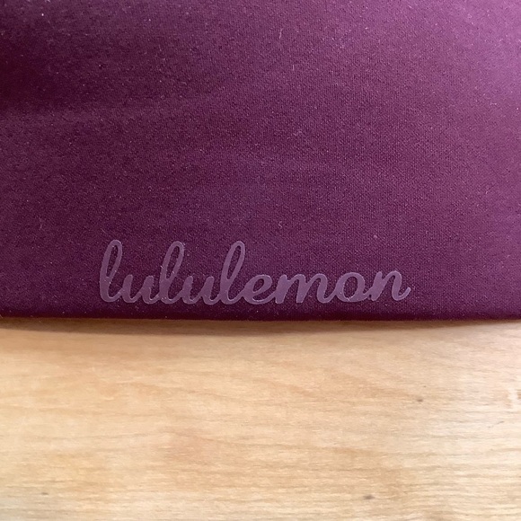 LULULEMON Hold True Bra in Garnet Size 32D - Picture 9 of 13